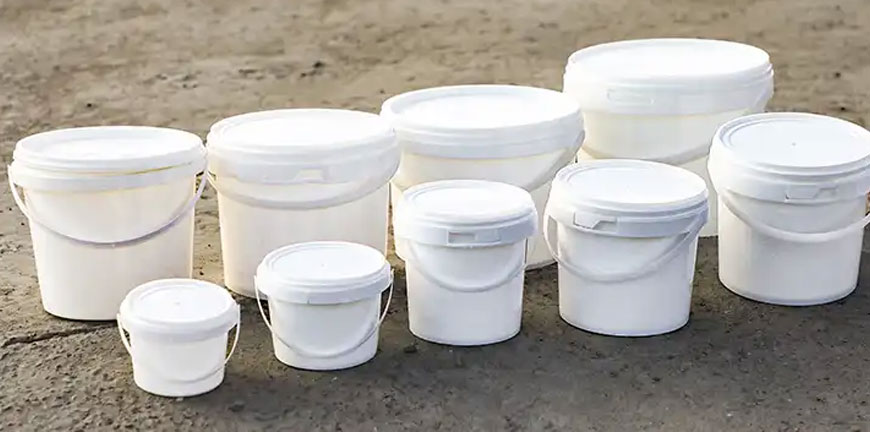 小塑料桶豆瓣酱自动灌装压盖生产线灌装样品图